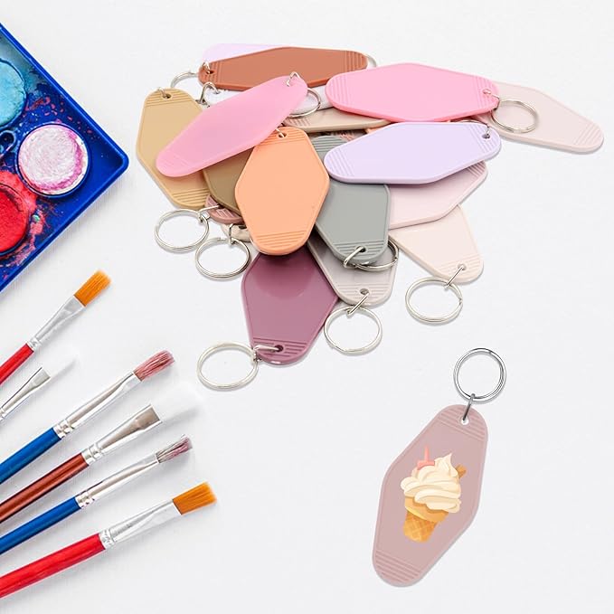 LOTMER 40 PCS Hotel Keychain Blank with Key Rings, 20 Colors Plastic Rhombus Motel Keychain for DIY Keychain and Luggage Tag