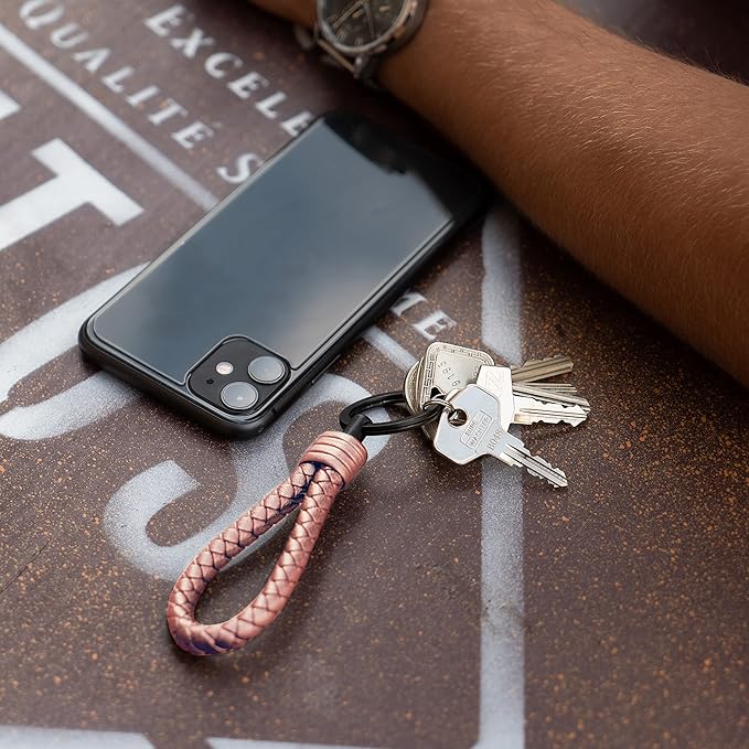SERASAR | Leather Keychain [Strong] with Stainless Steel Key Ring - Additional Rings for Small Keys - With Gift Box